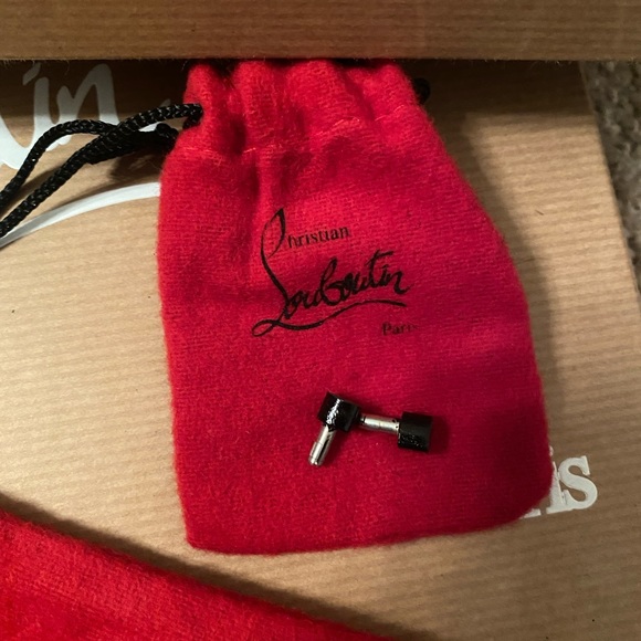 Christian Louboutin So Kate Pumps - Picture 6 of 8